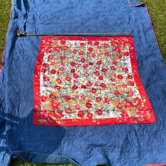 ✨3 for $20✨ Silk Scarf in Original Packaging - Picture 4 of 7